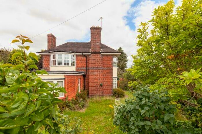 3 Bedroom Detached House To Rent In Windmill Road, Headington, OX3