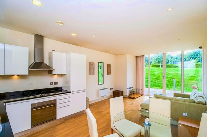 2 Bedroom Flat To Rent In Hayes Road, Sully, Penarth, CF64