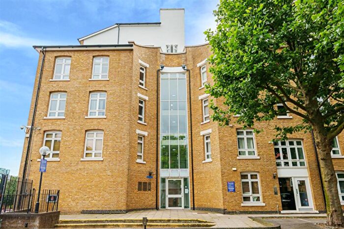 1 Bedroom Apartment To Rent In Fairfield Road, Bow Quarter, E3