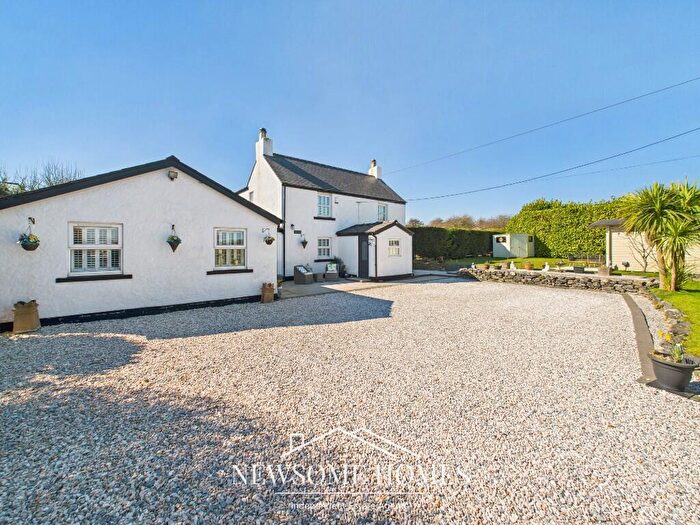 4 Bedroom Detached House For Sale In Pwll Clai, Brynford, CH8