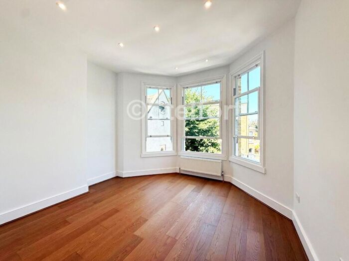 2 Bedroom Flat To Rent In Newick Road, London, E5