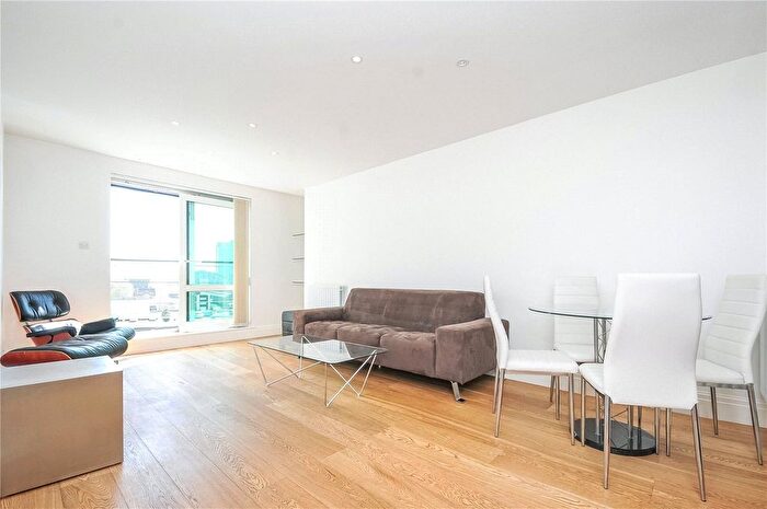 2 Bedroom Flat To Rent In Warren House, Beckford Close, W14