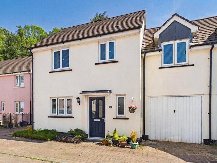 3 Bedroom Semi Detached House For Sale In Woodland Close, Bampton, Tiverton, Devon, EX16