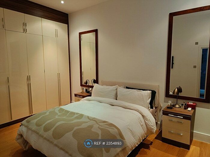 2 Bedroom Flat To Rent In Da Vinci House, London, EC1N