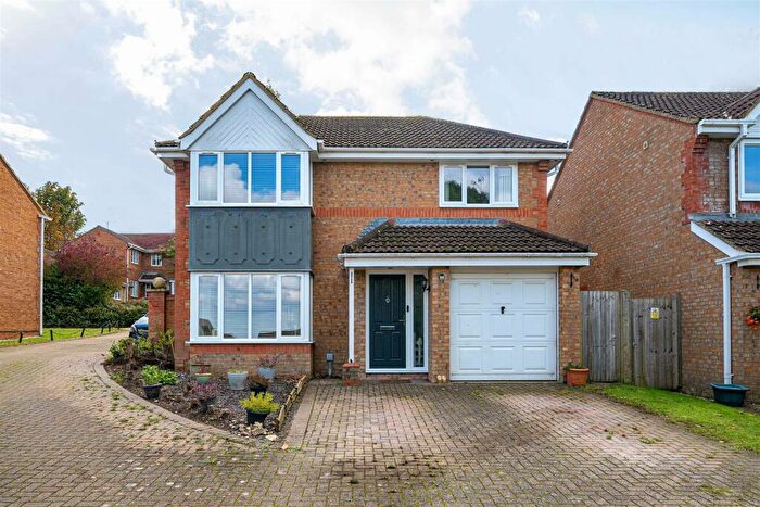 4 Bedroom Detached House For Sale In Meadowridge, Hatch Warren, RG22
