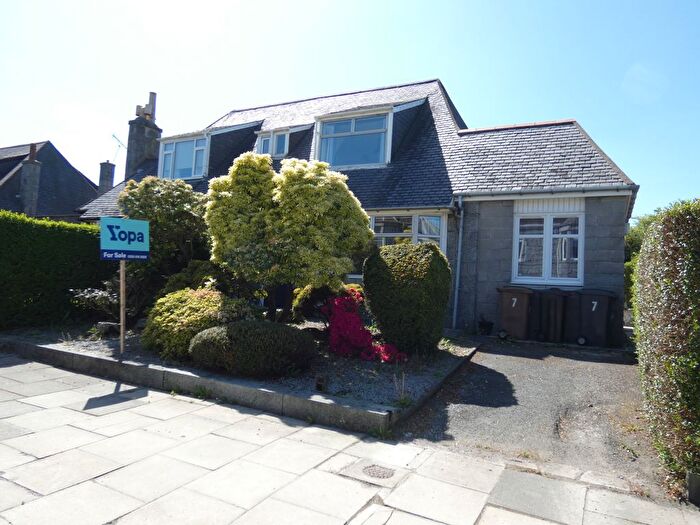 4 Bedroom Semi-detached House For Sale In Camperdown Road, Aberdeen, AB15