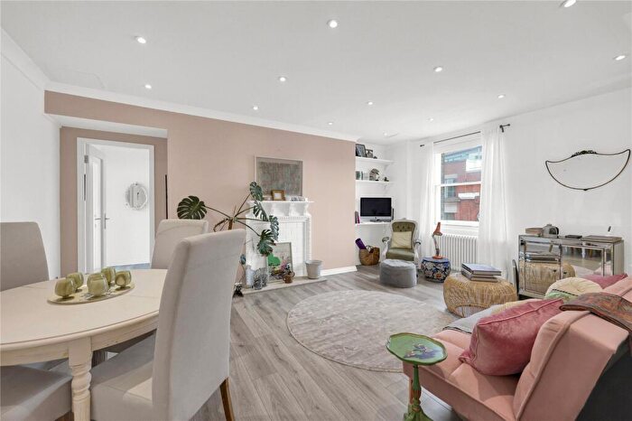 2 Bedroom Apartment For Sale In St John Street, EC1V