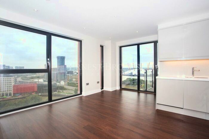 1 Bedroom Apartment To Rent In Avalon Point, Silvocea Way, Canning Town, E14