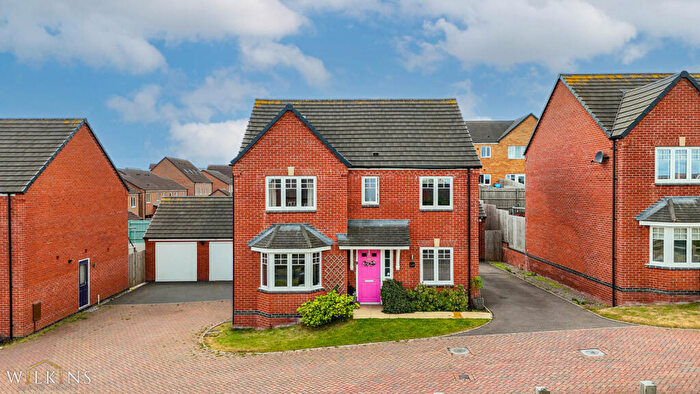 4 Bedroom Detached House For Sale In Meadow Way, Tamworth, Staffordshire, B79