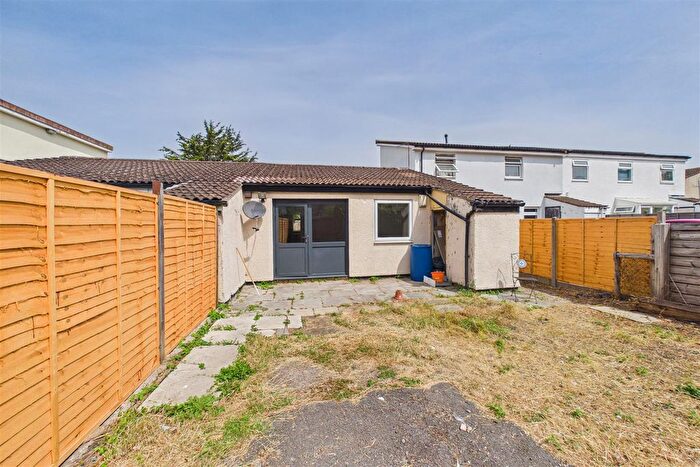 2 Bedroom Flat For Sale In Campian Walk, Bristol, BS4