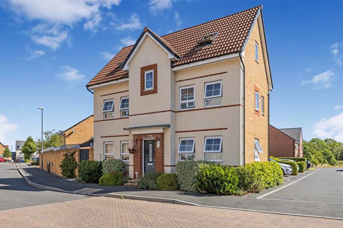 4 Bedroom Detached House For Sale In Linnet Way, Keynsham, BS31
