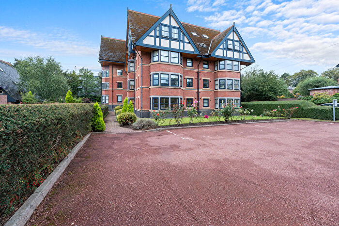 2 Bedroom Apartment For Sale In Hawthorn Green, Wilmslow, SK9