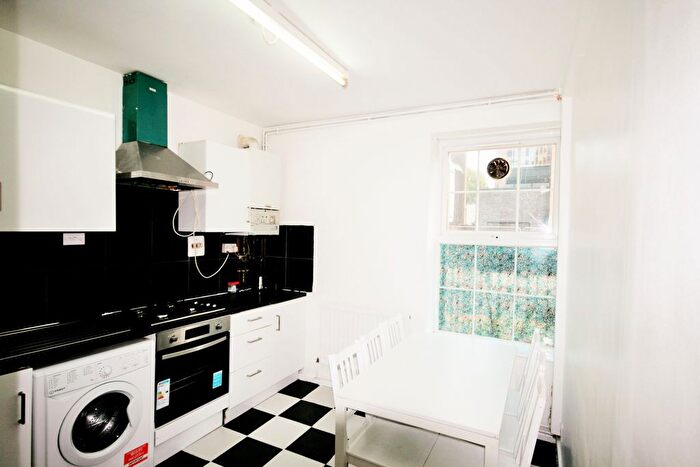 4 Bedroom Flat To Rent In Somerford Street, E1