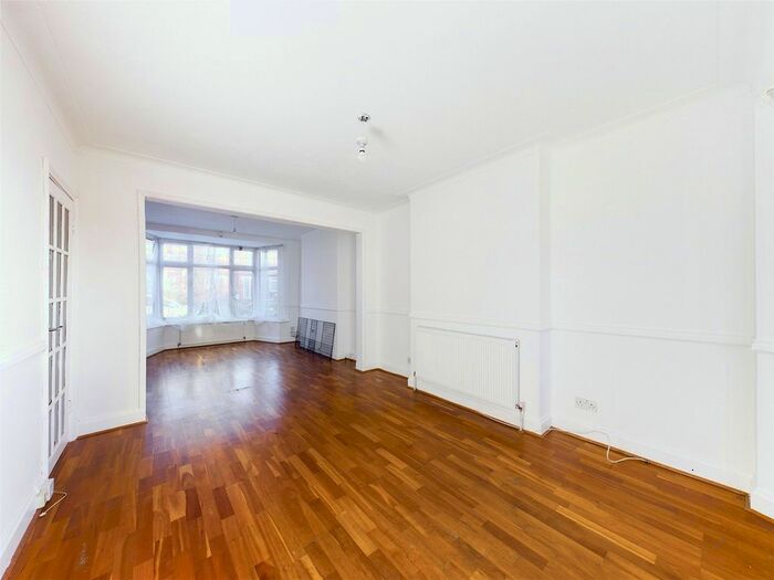 3 Bedroom Detached House To Rent In Lyon Meade, Stanmore, HA7