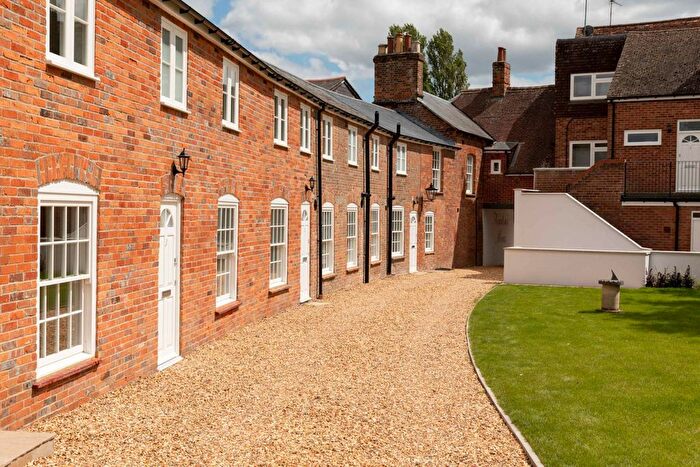 2 Bedroom Mews To Rent In Newton Mews, Hungerford, RG17