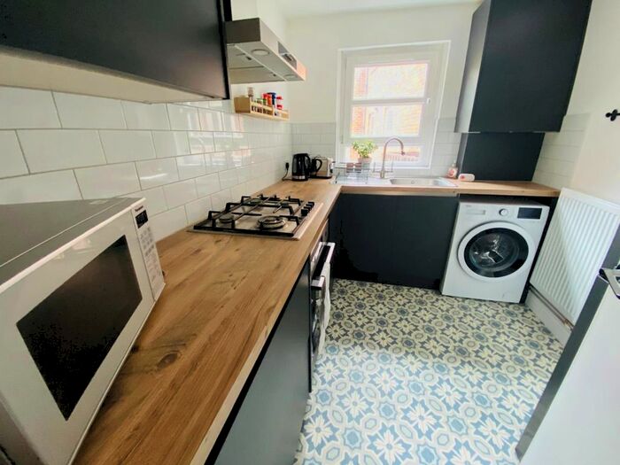 1 Bedroom Studio To Rent In Jacobs Ladder, Hatfield, AL9