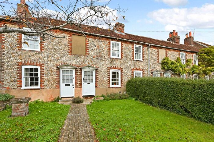 2 Bedroom Cottage To Rent In Fishbourne Road West, Fishbourne, PO19