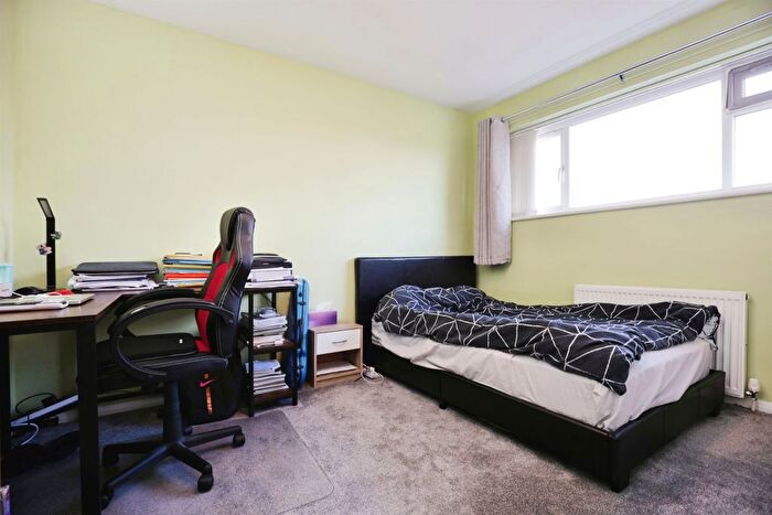 3 Bedroom Terraced House For Sale In Buckley Road, Leamington Spa, CV32