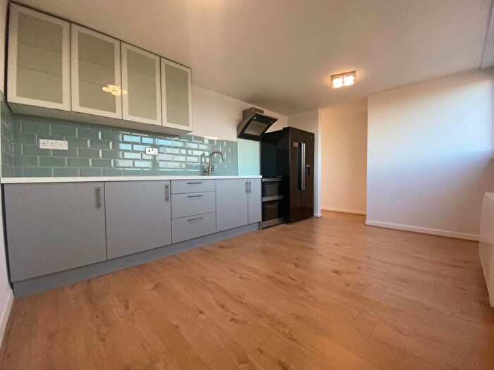 2 Bedroom Apartment For Sale In Victoria Road, Warley, Brentwood, CM14