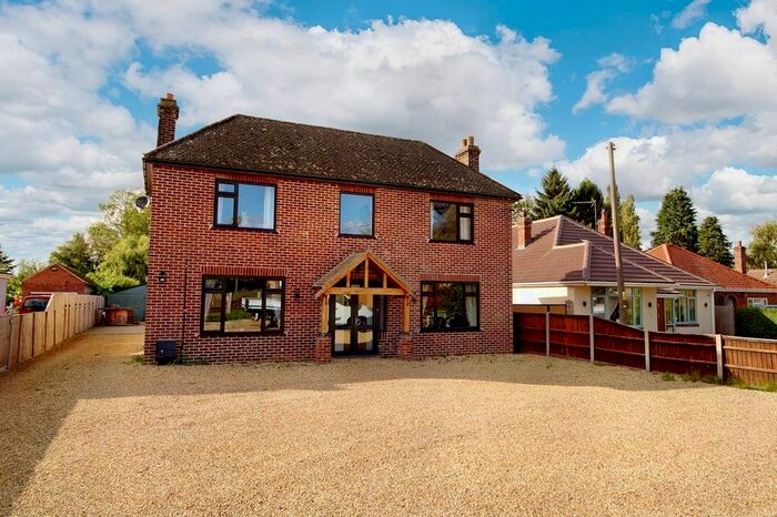 4 Bedroom Detached House For Sale In West Winch Road, West Winch, King's Lynn, PE33