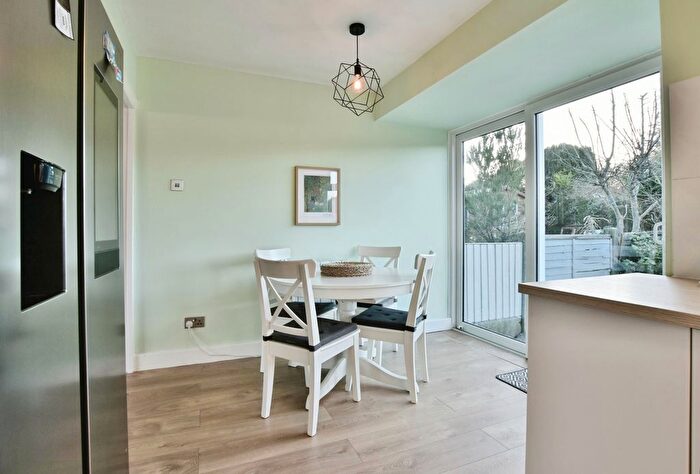 3 Bedroom Semi-Detached Bungalow For Sale In Silverdale Road, Cheadle, SK8