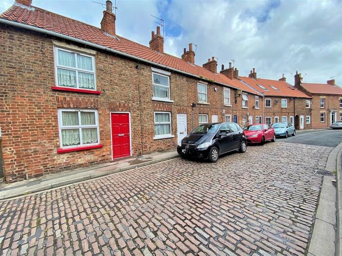 2 Bedroom Terraced House To Rent In Millgate, Selby, YO8