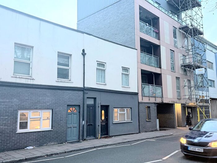 2 Bedroom Flat To Rent In Albert Road, North Woolwich ., E16