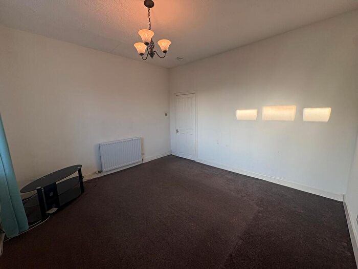 1 Bedroom Flat To Rent In Overton Crescent, Johnstone, PA5