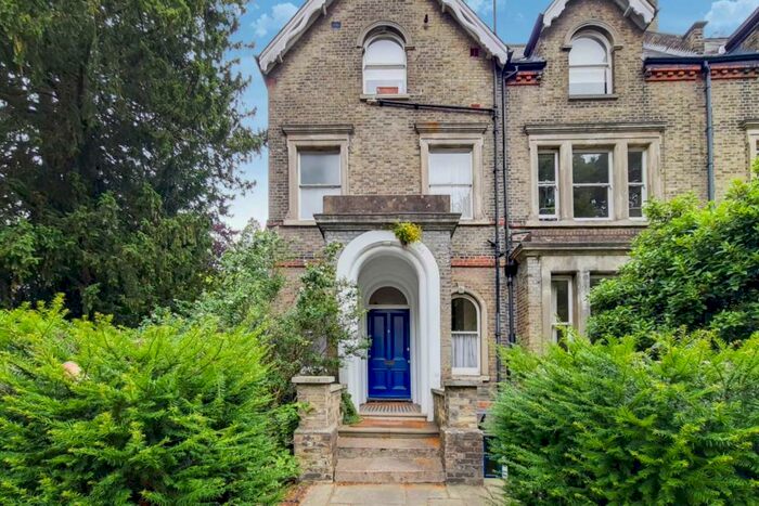 2 Bedroom Apartment To Rent In Bishopswood Road, Highgate, N6