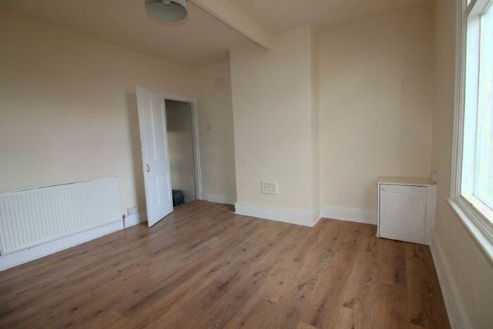1 Bedroom Flat To Rent In A Annesley Road, Hucknall, NG15