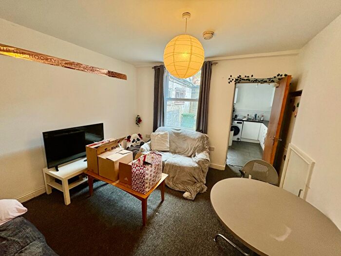 5 Bedroom Flat To Rent In Mansfield Road, Nottingham, NG1