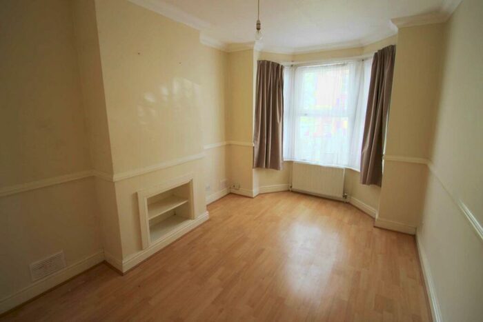 1 Bedroom Flat To Rent In One Bed Flat- St Georges Road, Reading, RG30