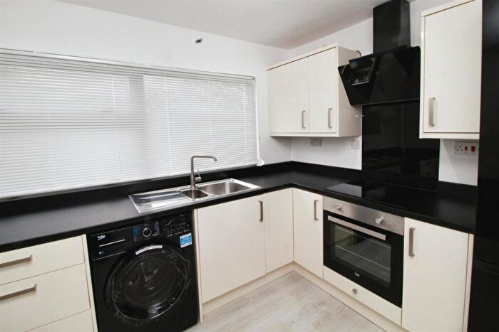 1 Bedroom Flat To Rent In Maytrees, Hitchin, Hertfordshire, SG4