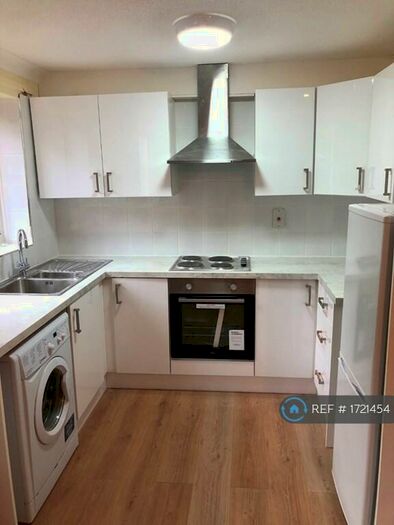 1 Bedroom Flat To Rent In Heath View, Salford, M7
