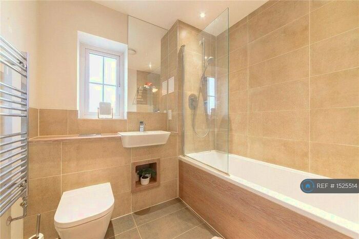 3 Bedroom Terraced House To Rent In Marunden Green, Slough, SL2