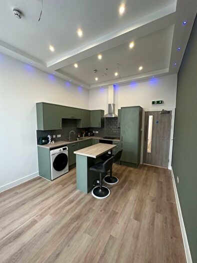 3 Bedroom Flat To Rent In Woodfield Street, Morriston, Swansea, SA6