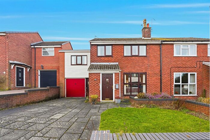 3 Bedroom Semi Detached House For Sale In Dalesford Crescent, Macclesfield, SK10