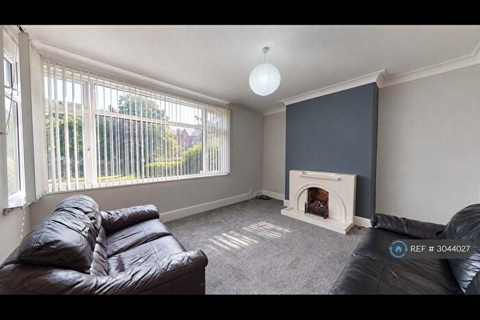 4 Bedroom Semi Detached House To Rent In Headingley Crescent, Leeds, LS6