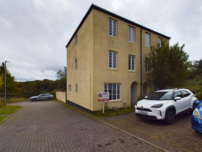 5 Bedroom Property For Sale In Goodern Drive, Truro, TR1