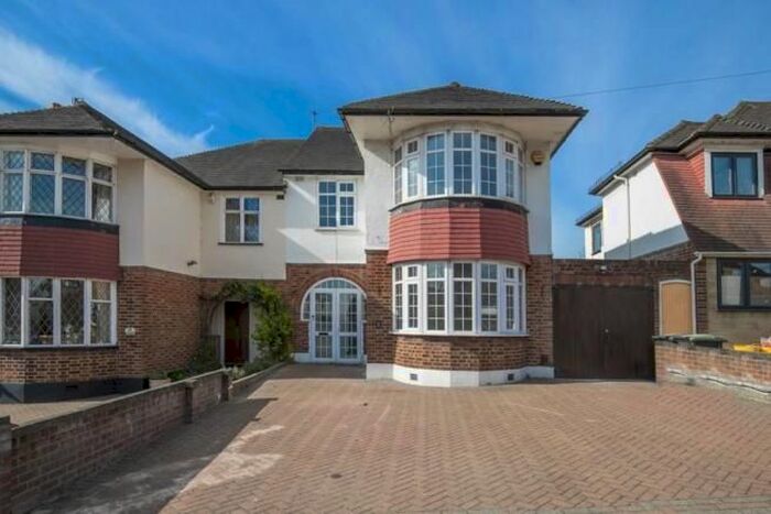 4 Bedroom Semi-Detached House To Rent In Farm Way, Buckhurst Hill, IG9