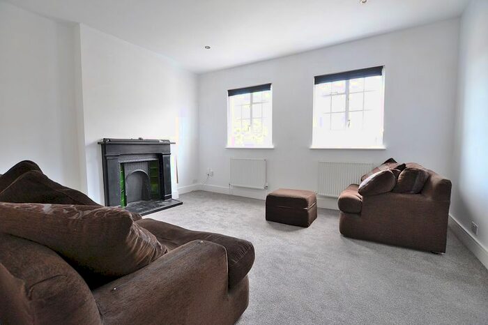 1 Bedroom Flat To Rent In Chatterton Road, Bromley, BR2