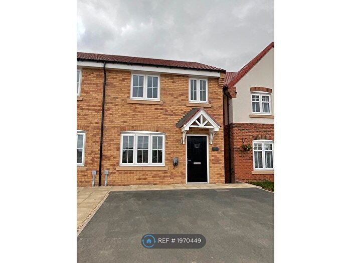3 Bedroom Semi-Detached House To Rent In Lowmoor Green, Bircotes, Doncaster, DN11