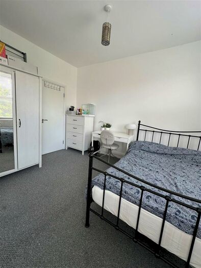 Studio To Rent In Lancaster Road, Finsbury Park, N4