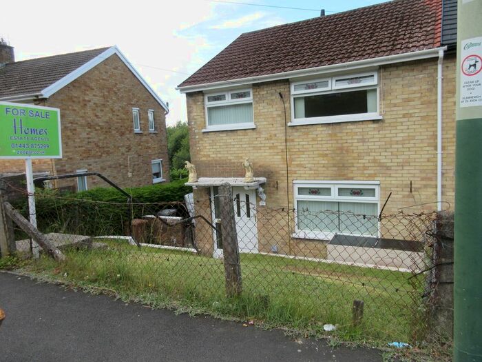 3 Bedroom Semidetached House For Sale In Farm View, Pengam, NP12