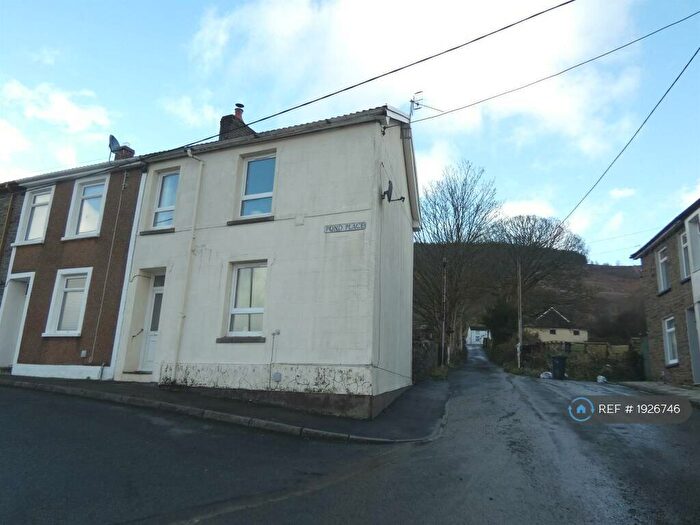 2 Bedroom End Of Terrace House To Rent In Pond Place, Aberdare, CF44
