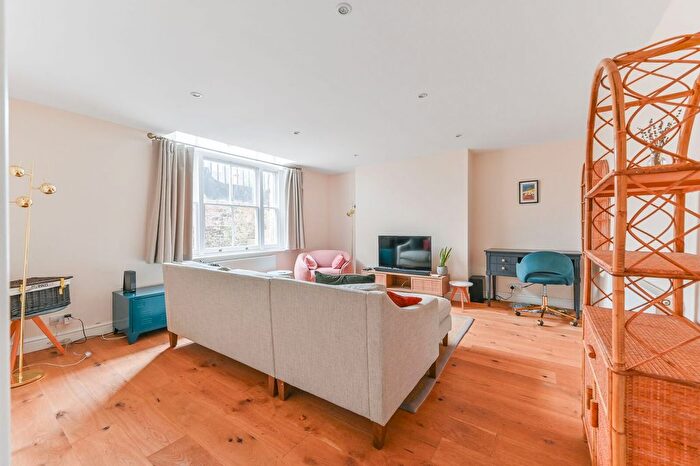 1 Bedroom Flat To Rent In Gipsy Hill, London, SE19