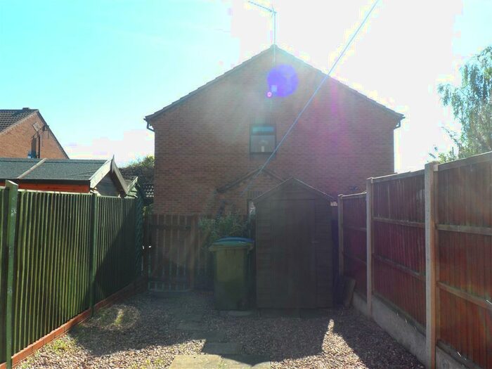 2 Bedroom House To Rent In Holdenby Close, Retford, DN22