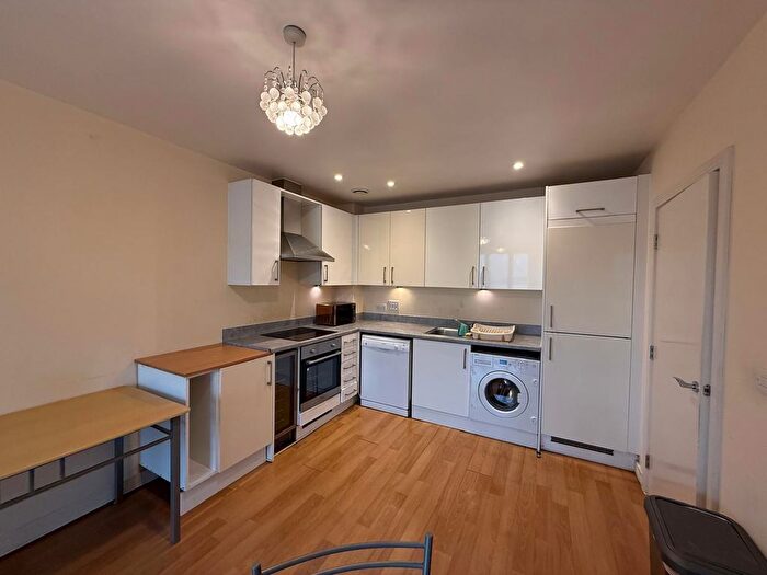2 Bedroom Flat To Rent In Drayton Green Road, West Ealing, W13