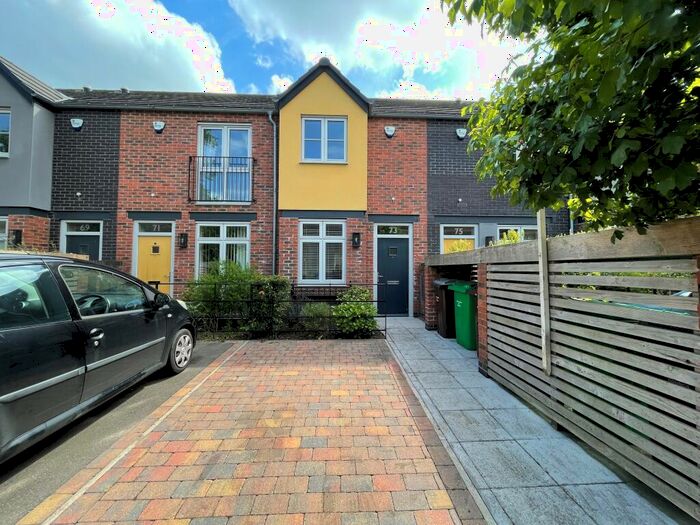 2 Bedroom House To Rent In Perry Road, NG5