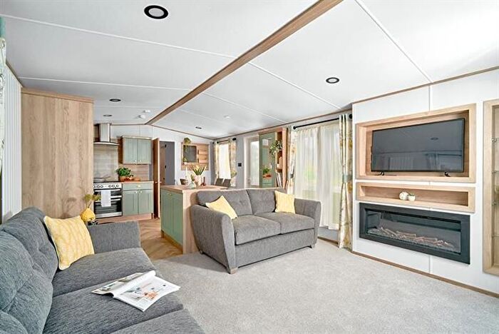 2 Bedroom Park Home For Sale In Hillway Road, Bembridge, PO35